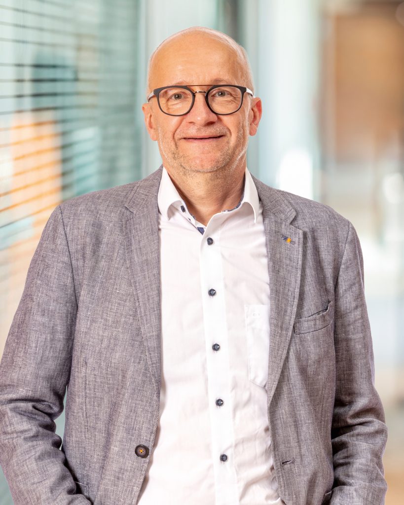 nmotion portraits 6 019 roehrle u